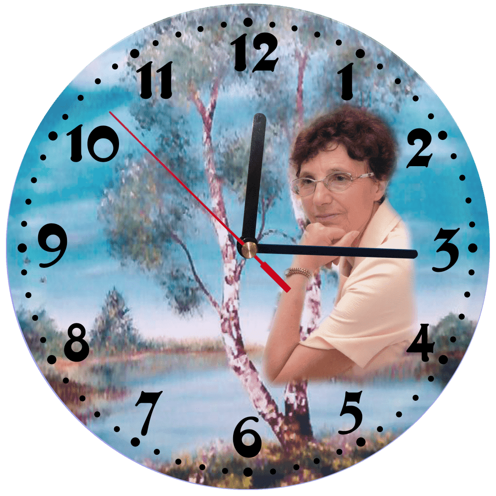 Часы настенные женщина